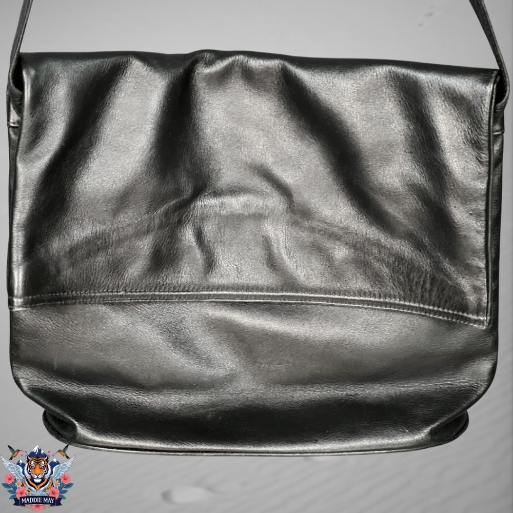 🌟Vintage Morelli Black Leather Foldover Crossbody Bag🌟